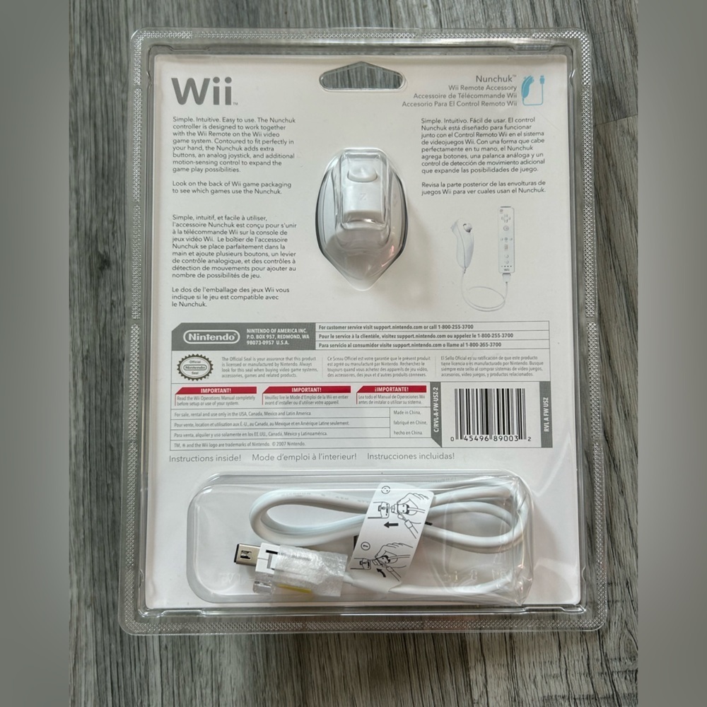 Nintendo White Wii Remote Accessory - Picture 3 of 6